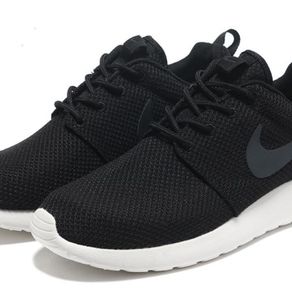 roshe run sneakers